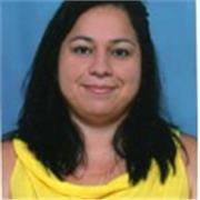 Licenciada en Biología imparte clases de Biología y Química a estudiantes de primaria y bachillerato